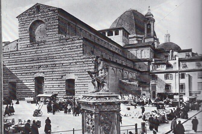 Small Group Discovery Tour of Florence - Ponte Vecchio on foot: the Arno as a medieval highway