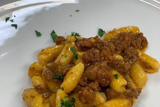 Small Group Gourmet Cooking Lesson With Lunch In Florence - Florence at 11:30: what this small-group lesson is really like