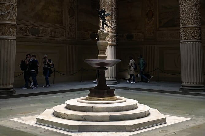 Small-Group Palazzo Vecchio Secret Passages Tour with Lunch Or "Gelato" - The 11:30 Start: Where You Meet and How Not to Lose Time