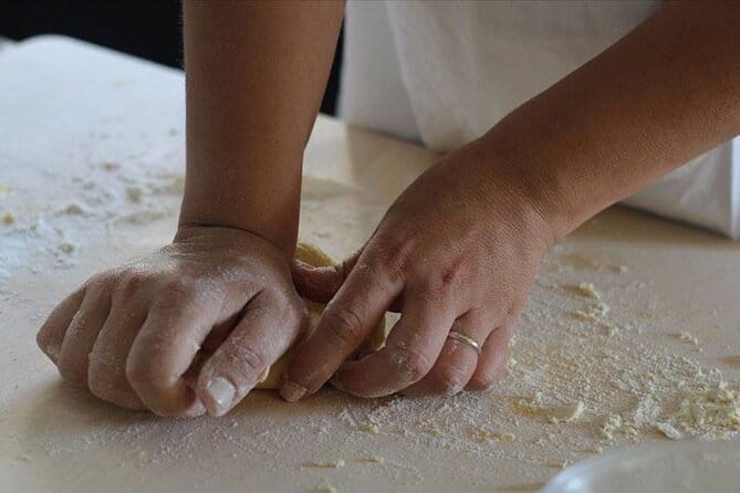 Small group PURO Vegan pasta and bruschette Class in Florence - Start With Bruschette and Aperitivo: The Florence Warm-Up