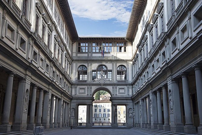 Small group: Uffizi Gallery fast track included - Where the tour starts: Via dei Castellani, 14 in practical terms