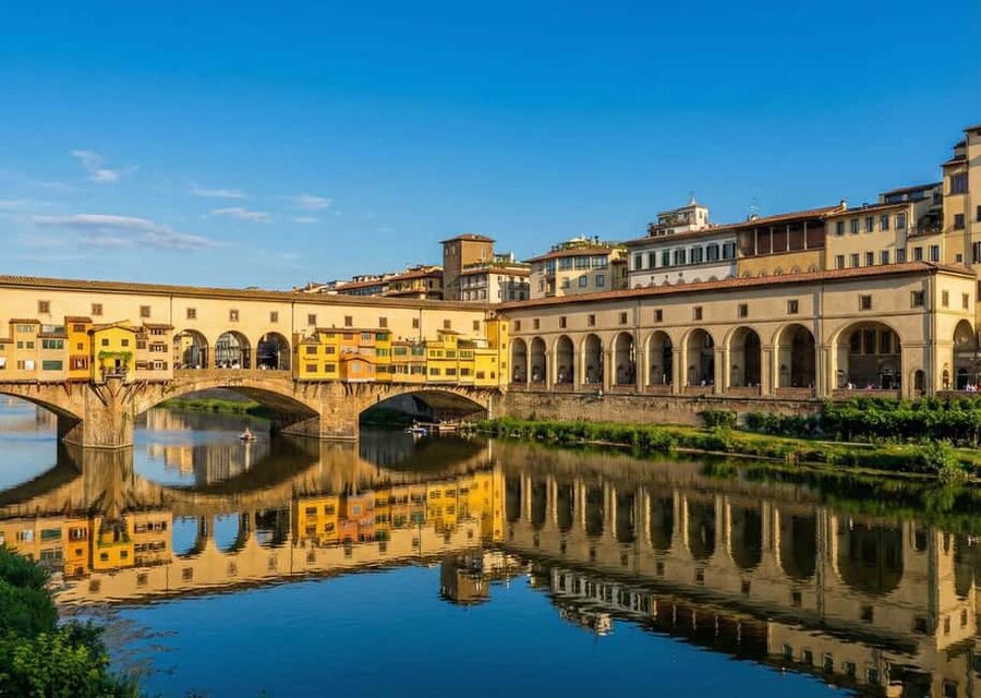 Small-Group Uffizi Tour + Optional Vasari Corridor Access - The Medici backstory and how you learn to look