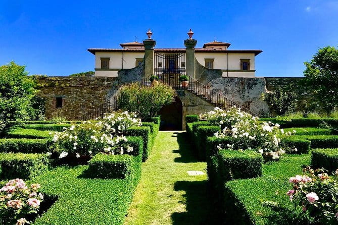 SMALL-GROUP Wine Safaris: Tuscan Wine Tasting Tours from Florence - Where the Day Starts: Meeting at Piazza della Stazione