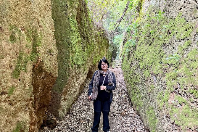 Sorano: its wonders, The Vie Cave and wine cellars - Who should book this Sorano Red Road hike
