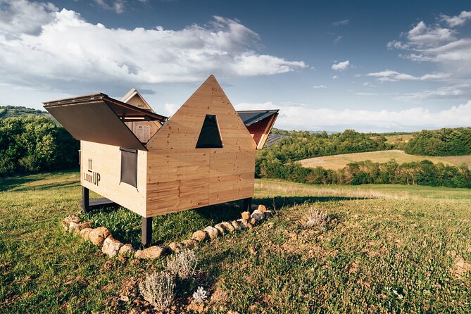 Stellar PicNic: Delight at sunset in the Tuscan countryside - Getting there: roads, parking reality, and the dirt factor