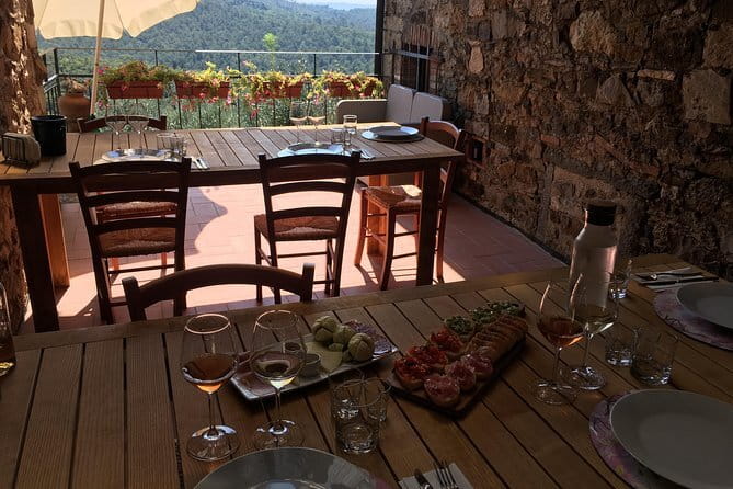 Sunset VIP Chianti wine tour - Stop 3 at Cantine Guidi: Chianti Classico With a Family-Run Backbone