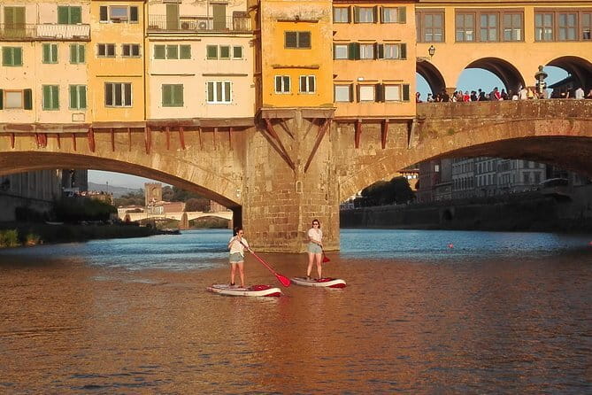 SUP at Ponte Vecchio with a Floating Drink - Florence Paddleboarding - Beating crowds the fun way: the San Frediano factor
