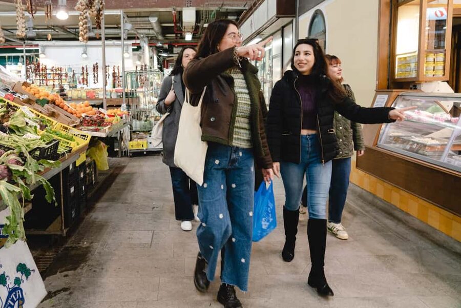 Taste Florence: A Food Lover’s Tour - Market hour: cheese, cured meats, and regional wine pairing
