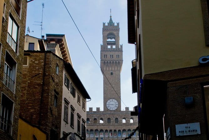 The Best of Florence in few hours - private walking tour - Palazzo Vecchio and Piazza della Signoria: where Florence ran the show