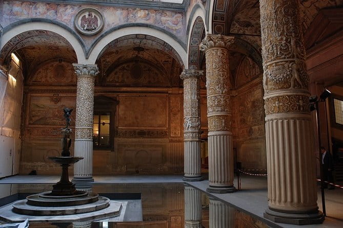 The Best of Florence Walking Tour in a Small Group - Medici power in one easy Florence walk
