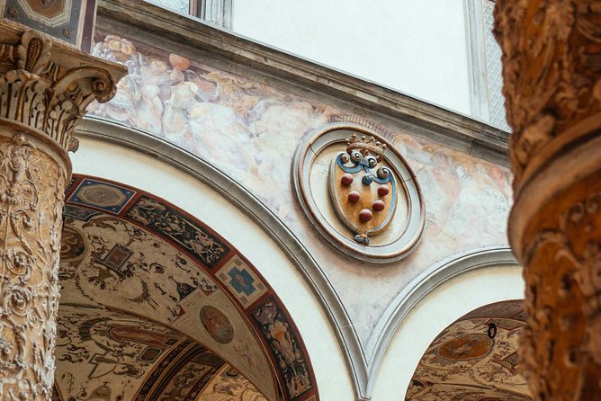 The History of Florence: Famous Medici Family Private Tour - Piazza della Repubblica: where your Florence morning (or afternoon) begins
