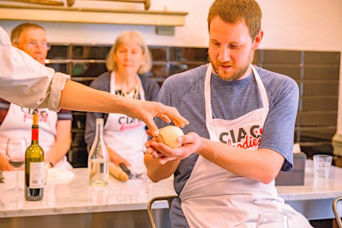 The Italian Way: Pizza and Gelato Class with Unlimited Wine - Unlimited Chianti Wine Turns Dinner into a Shared Moment