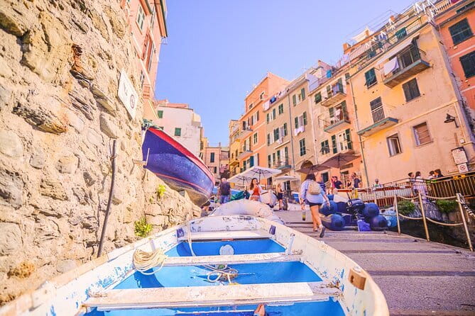 The pearls in the gulf of poets: Cinque Terre private tour - Morning departure from Florence in a Mercedes