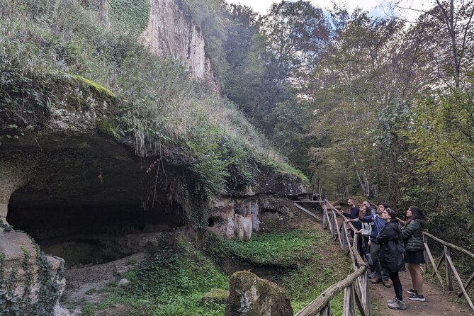 Tomb Hunting and Trekking Adventure in Sovana - Practical Tips for Comfort (So You Enjoy It, Not Just Survive It)