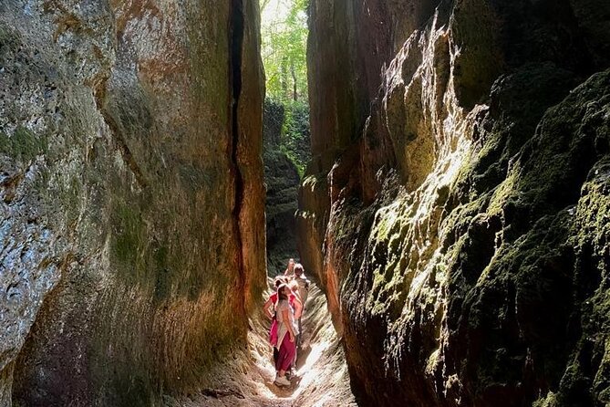 Tomb Hunting and Trekking Adventure in Sovana - Who Should Book This Sovana Tomb Hunting Hike?