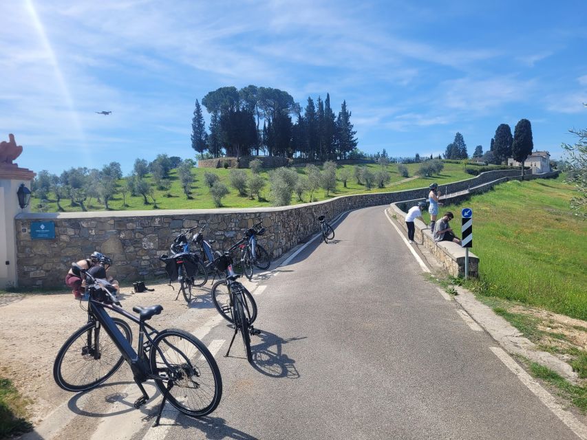 Tuscany Hills Bike Tour with Lunch at farm and Wine Tasting - Stop for a viewpoint above Florence (and how to time your photos)