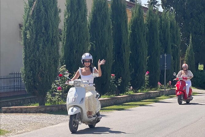 Tuscany Sunset Vespa tour with Dinner at a Chianti Winery - Chianti on a Vespa: paved roads, vines, and guided confidence