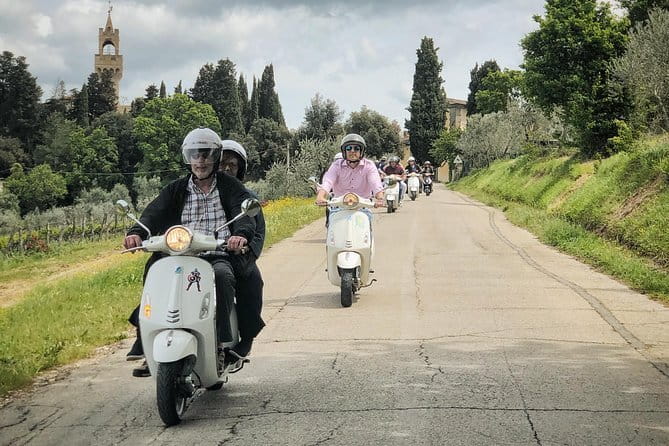 Tuscany Vespa Tours Through the Hills of Chianti - Morning in Florence: meeting point and easy transfer out