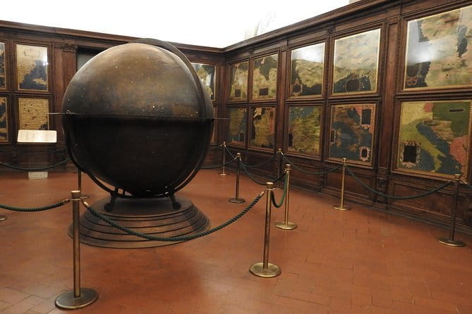 Uffizi and Palazzo Vecchio Combo Private Tour - Starting at the Uffizi: where you meet and how to get your bearings fast