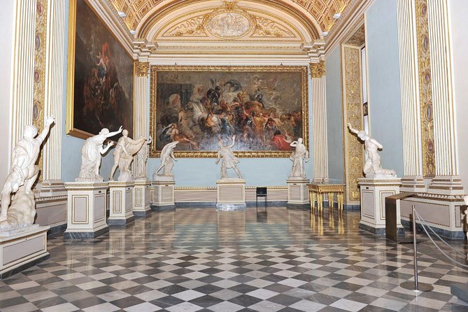 Uffizi Gallery Italian guided Tour semi private - The Medici story: why the museum looks like it does