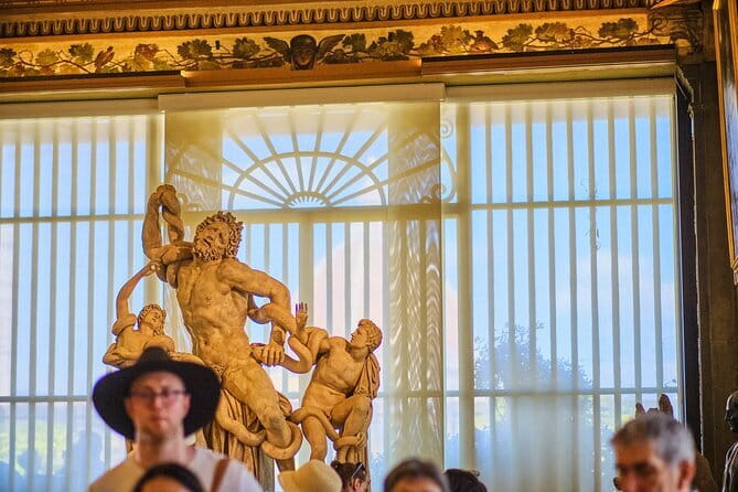 Uffizi Gallery private tour with skip the line ticket - Stop 5: The Big Rooms for Raphael, Titian, and Caravaggio (About 30 Minutes)