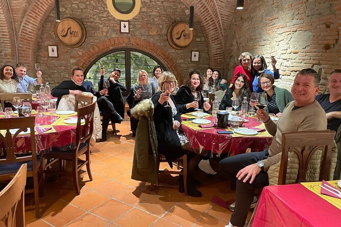 Uffizi Gallery Tour with Wine Tasting in Florence - Inside the Uffizi: Medici origins and the biggest name paintings