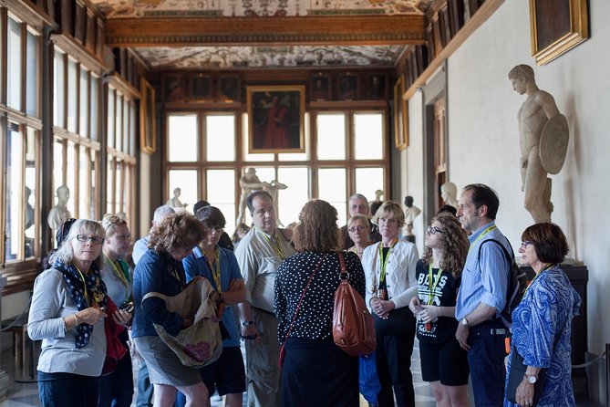 Uffizi Masterclass with Art Expert in Florence - Stop 1 at the Uffizi galleries: what to watch for while the guide explains