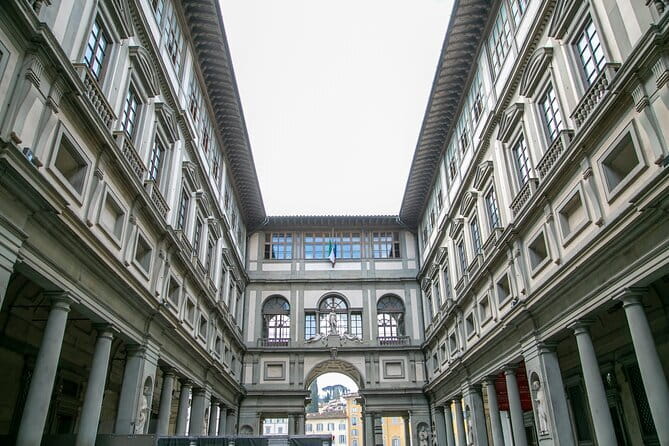Uffizi Museum & Gallery Tour with Leonardo & Michelangelo Works - Entering The Uffizi: Vasari’s 1560 Setting Matters