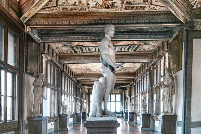 Uffizi Museum & Gallery Tour with Leonardo & Michelangelo Works - Meeting at Piazza della Signoria and Getting In Smoothly