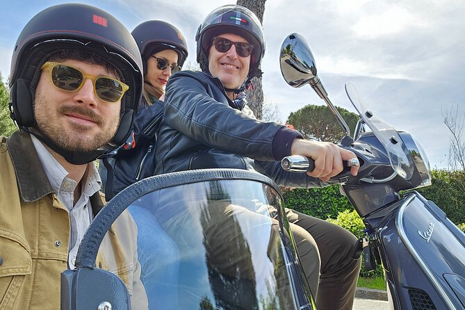 Unforgettable 1.5-Hour Private Vespa Sidecar Tour of Florence - The Ride Itself: Safety, Helmets, and How the Sidecar Seats Work