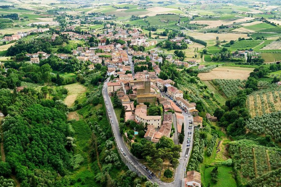 Vinci: The Footsteps of Leonardo and Wine Tasting Tour - Why Vinci feels like a reset from Florence