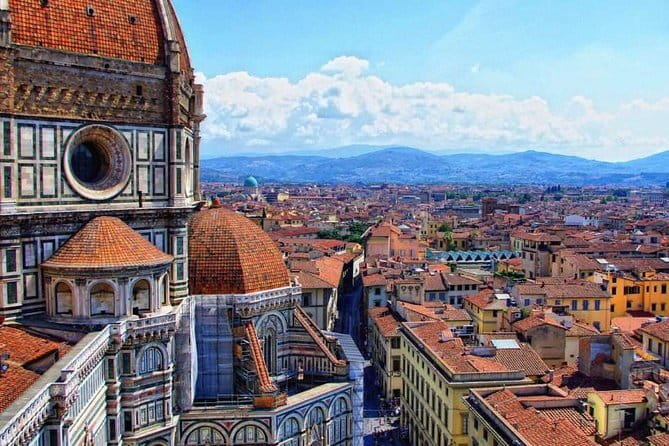 VIP Brunello Montalcino, Montepulciano & Val d'Orcia with Lunch - Val d’Orcia UNESCO: 10 minutes of The Gladiator scenery and the right photo stops