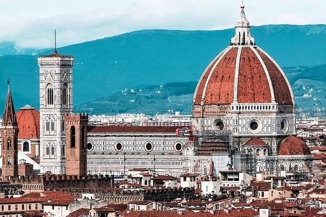 Walking Group Tour In Florence - Meeting in front of the Uffizi: the easiest place to start