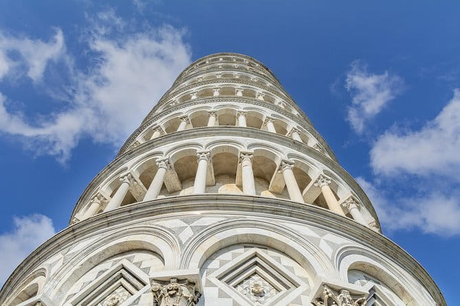 Walking Guided Tour of Florence landmarks - Basilica di San Lorenzo: Medici burial ground and Florence’s religious center