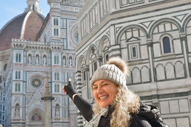 Walking Tour and Wine Experience in Florence - Passing through the Galleria degli Uffizi on your way to the Arno