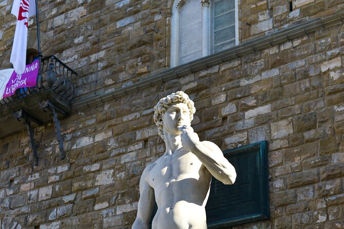 Walking Tour and Wine Experience in Florence - Wine tasting and snacks at the end: what’s included