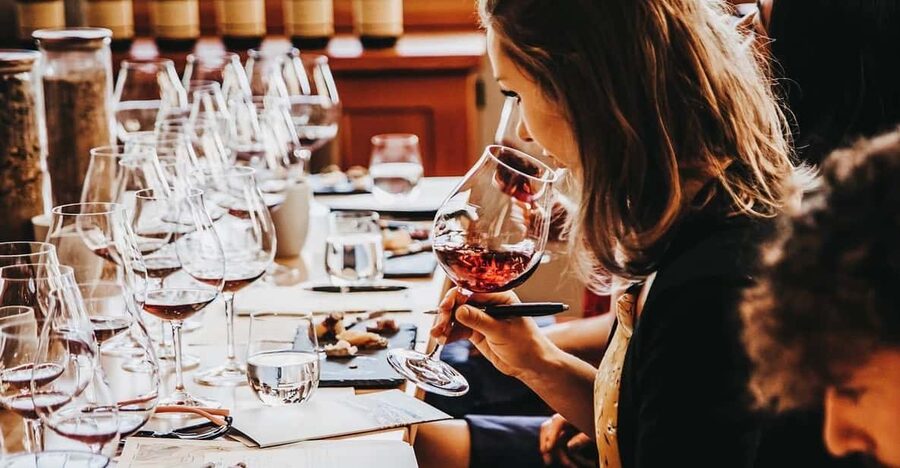 Wine Tasting and History small groups-Florence Uncorked - The start: meeting point, separate entrance, and what to expect