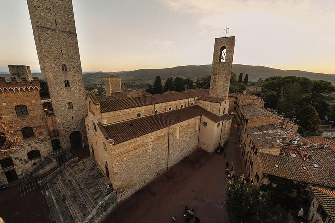 Wine Tasting & Tuscany Countryside, San Gimignano & Volterra - How the small-group format affects your day