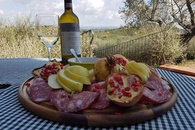 Wine Tour with Lunch and Wine Tasting - The tasting format: five wines, dessert wine, and olive oil