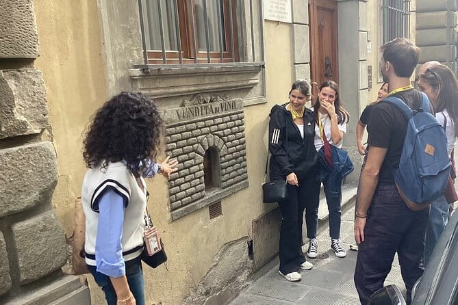 Wine Windows Walk with Wine Tasting and Appetizers - Renaissance palaces and the Medici family thread